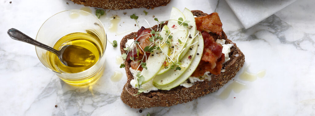 Teff bread with toppings